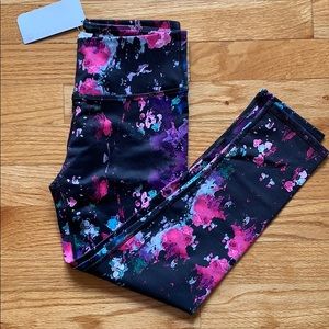 Yoga pants by fabeletics Kate Hudson